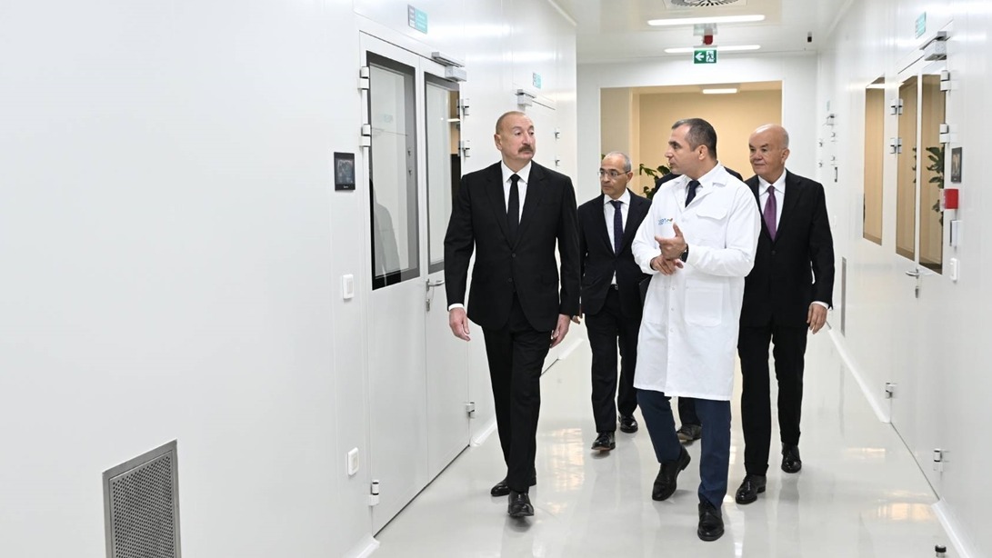 Türk şirketinin kurduğu Azerbaycan’ın en büyük ilaç fabrikası açıldı