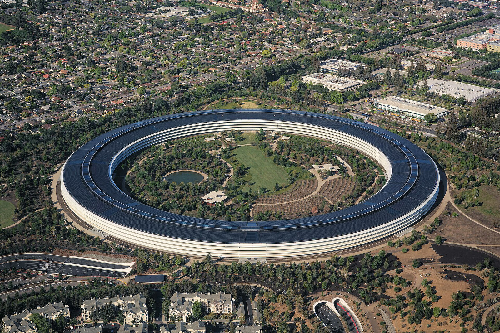 Apple'ın Cupertino'daki genel merkezi Apple Park (arşiv)