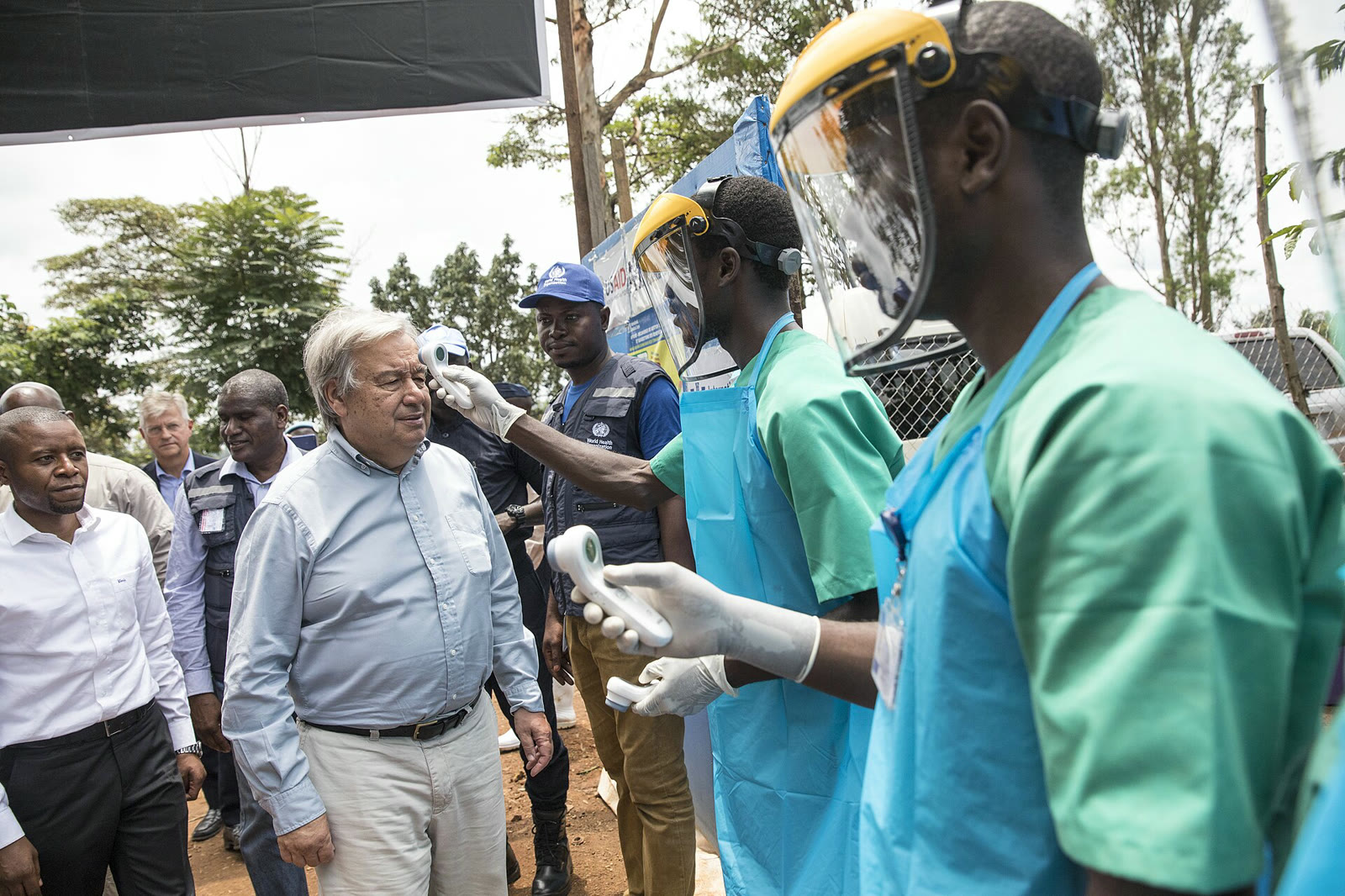 Temperature screening at an Ebola centre in the DRC (archive, 2019)