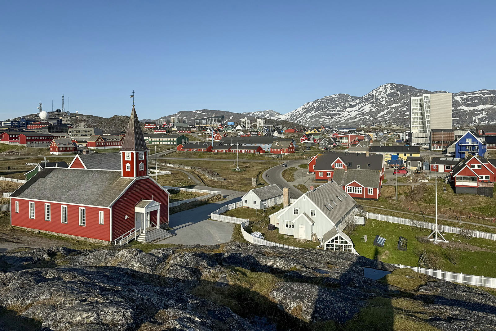 Grönland'ın başkenti Nuuk'tan bir görünüm