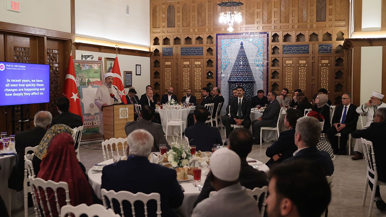 Guests at Arpaguş's gathering at the Diyanet Center of America in Maryland