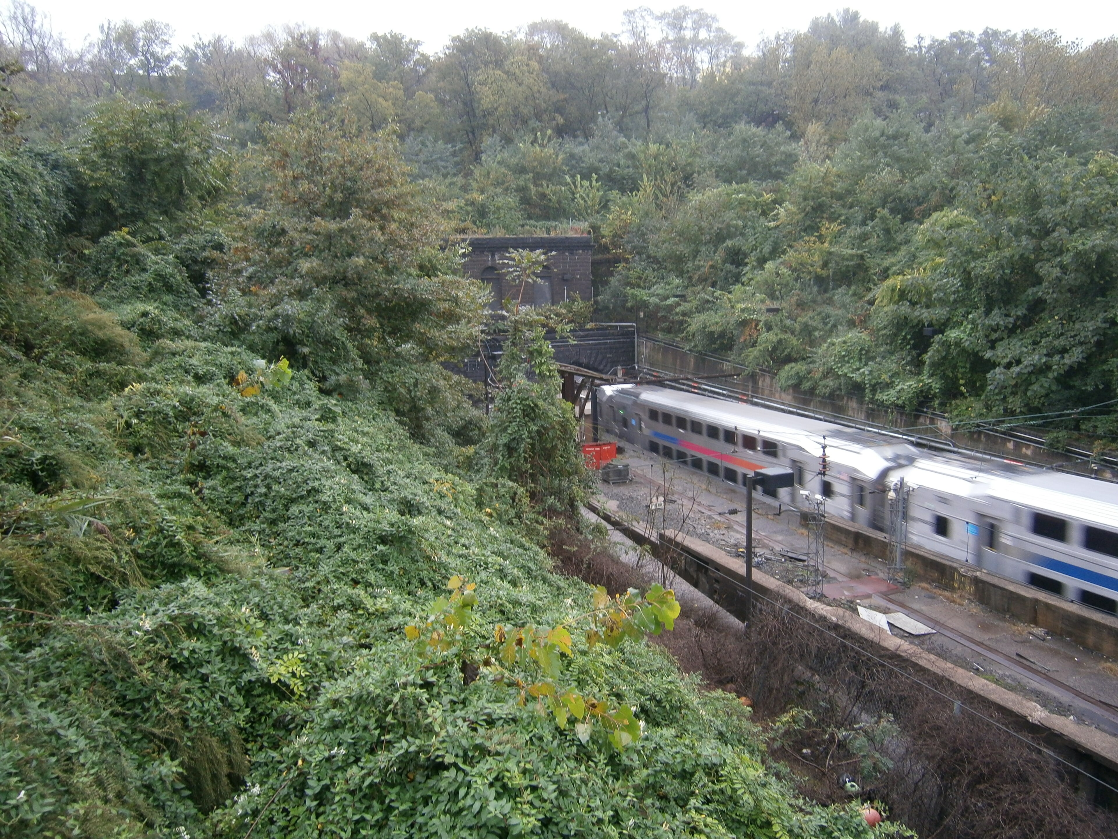 An NJ Transit train enters the existing North River Tunnel under the Palisades (file photo)