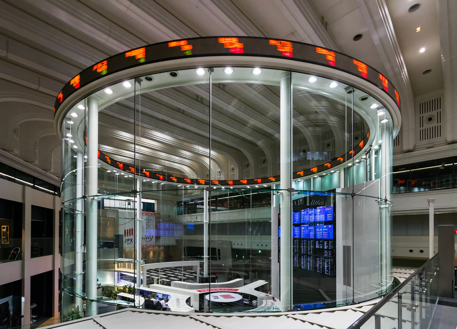 The main trading floor of the Tokyo Stock Exchange