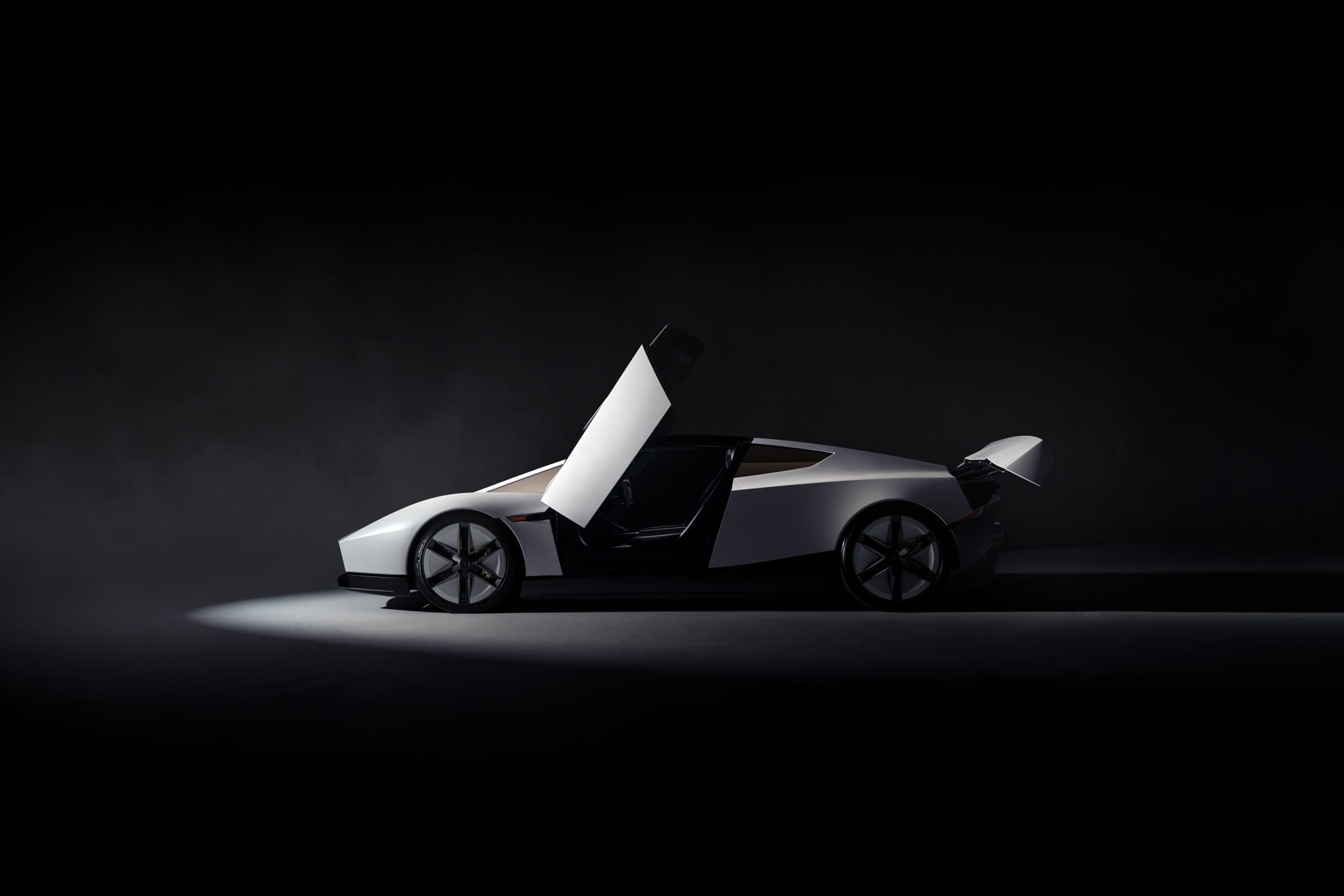 The new Roadster with its doors open