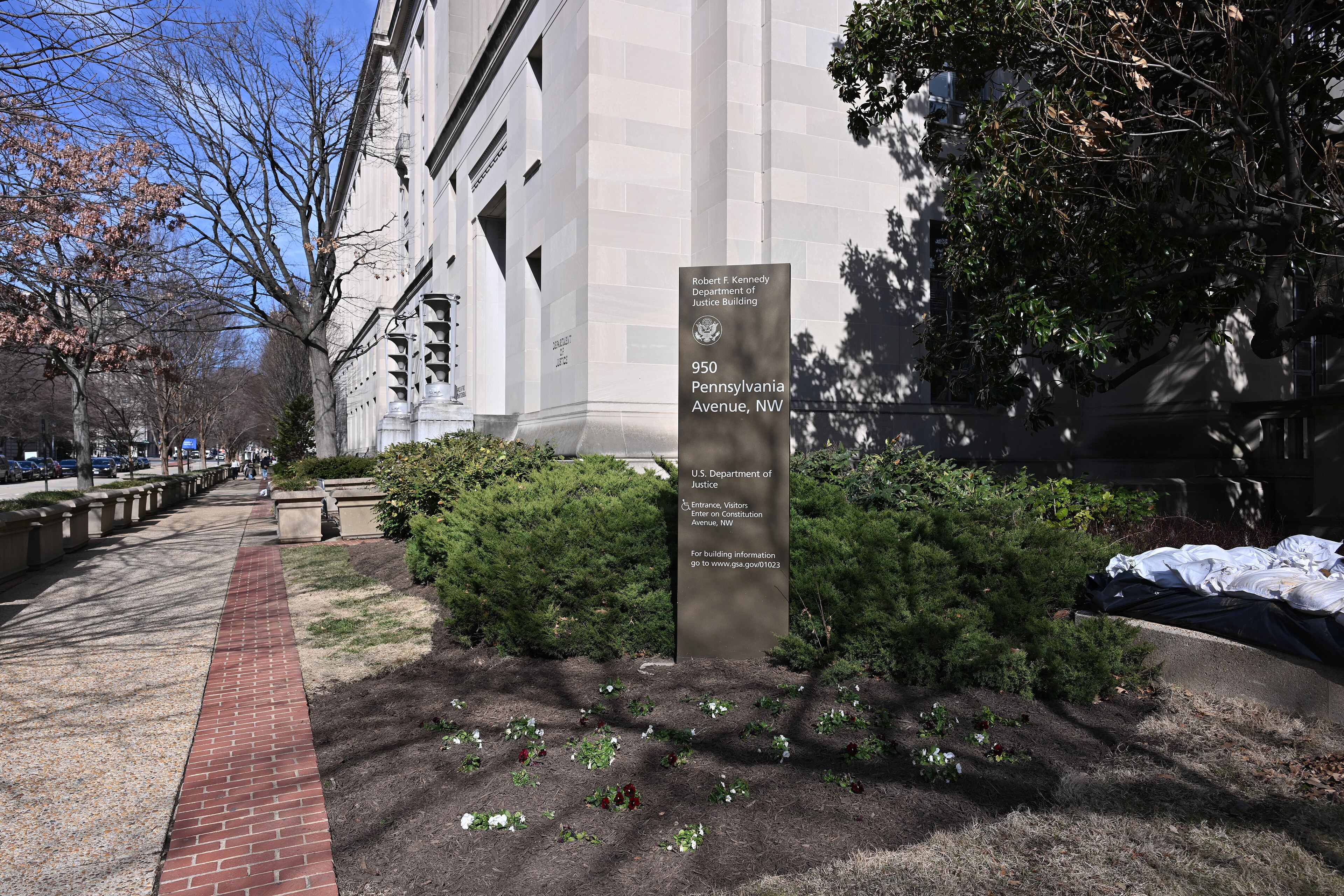 The U.S. Department of Justice building in Washington (file photo)