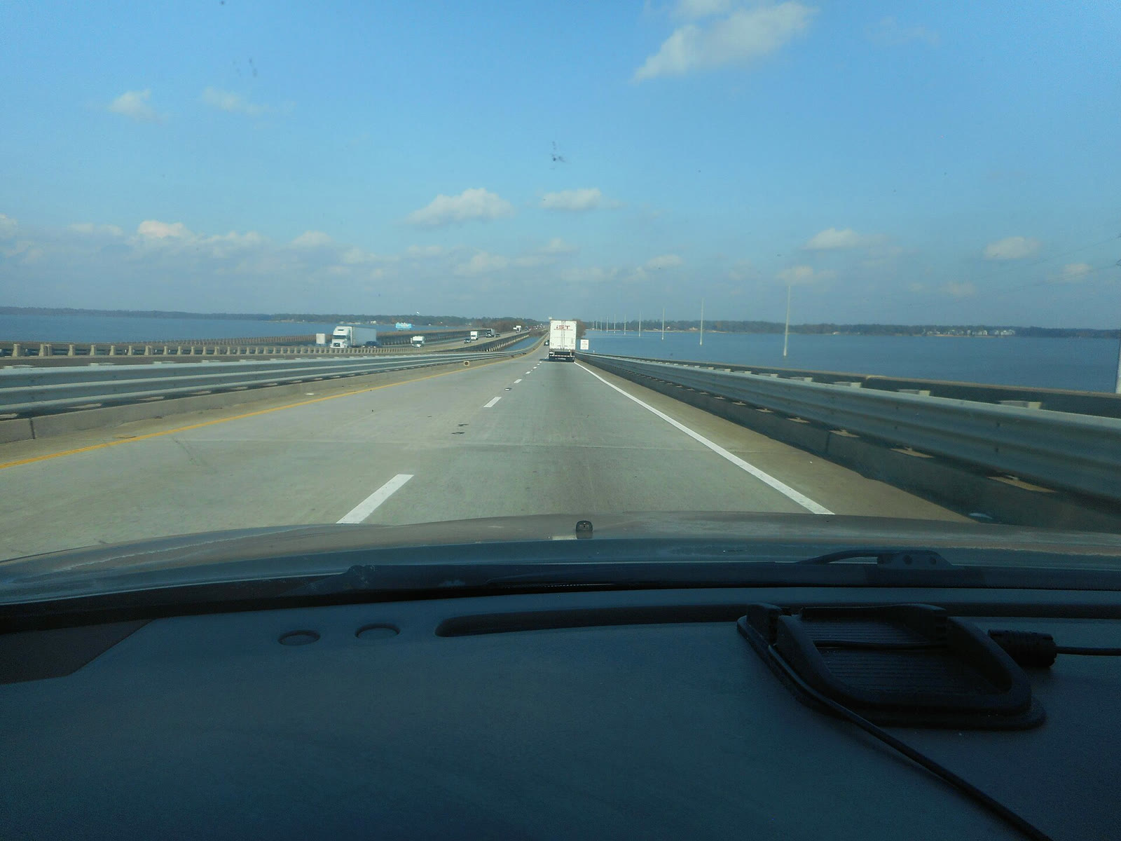 The I-95 bridge over Lake Marion (archive)