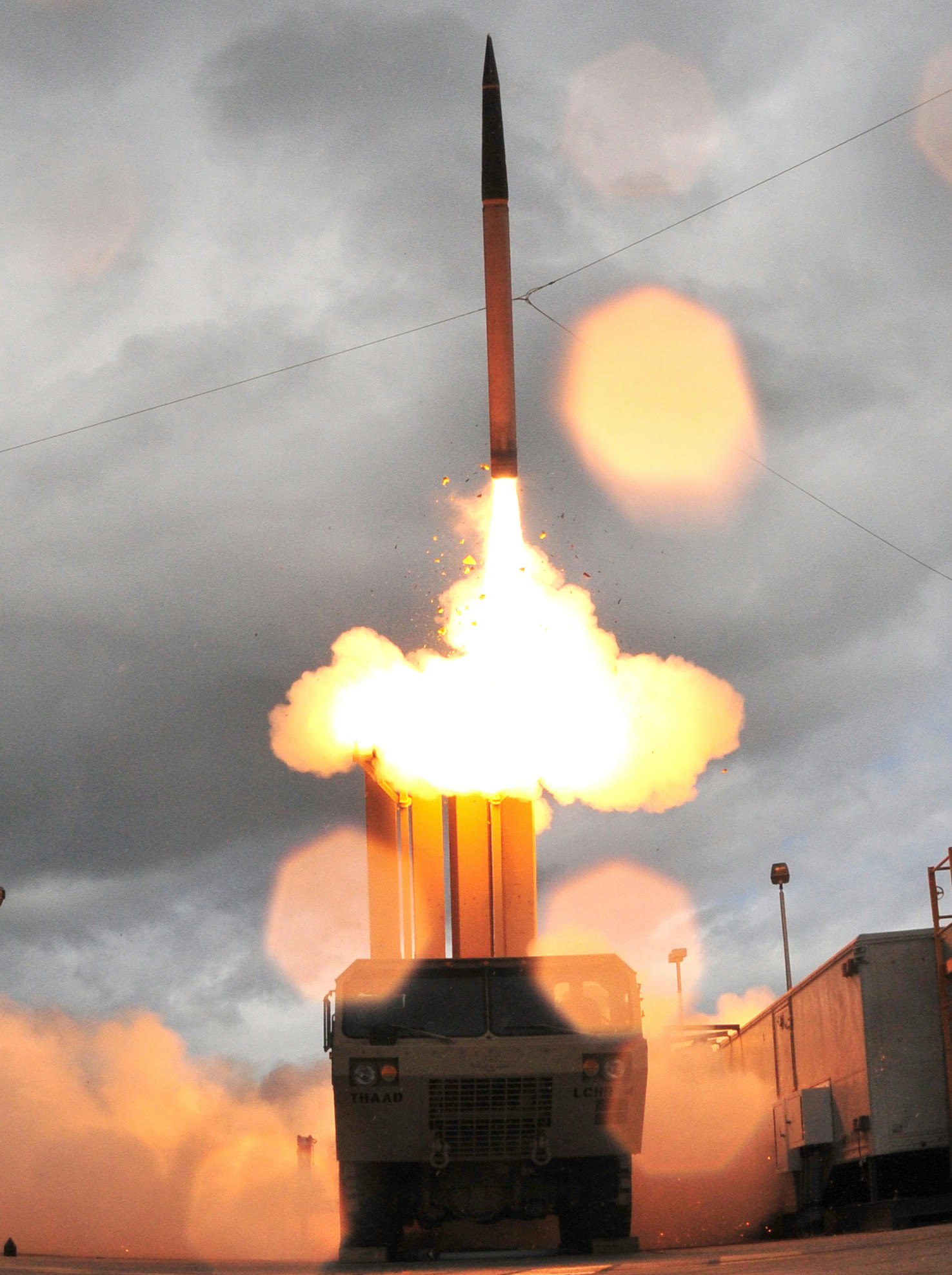 An interceptor missile launched from a THAAD system (archive)