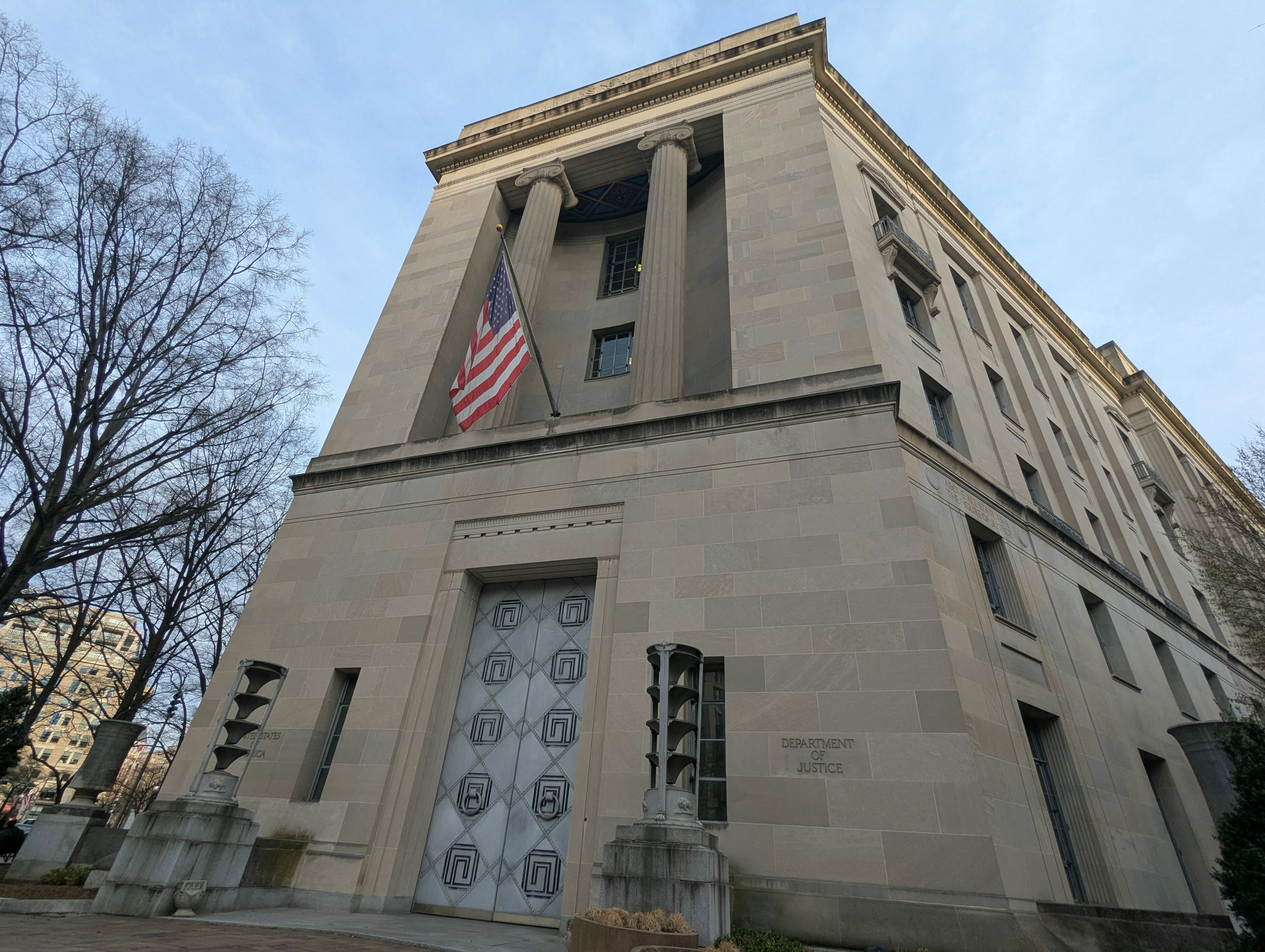Entrance of the U.S. Justice Department building (file photo)