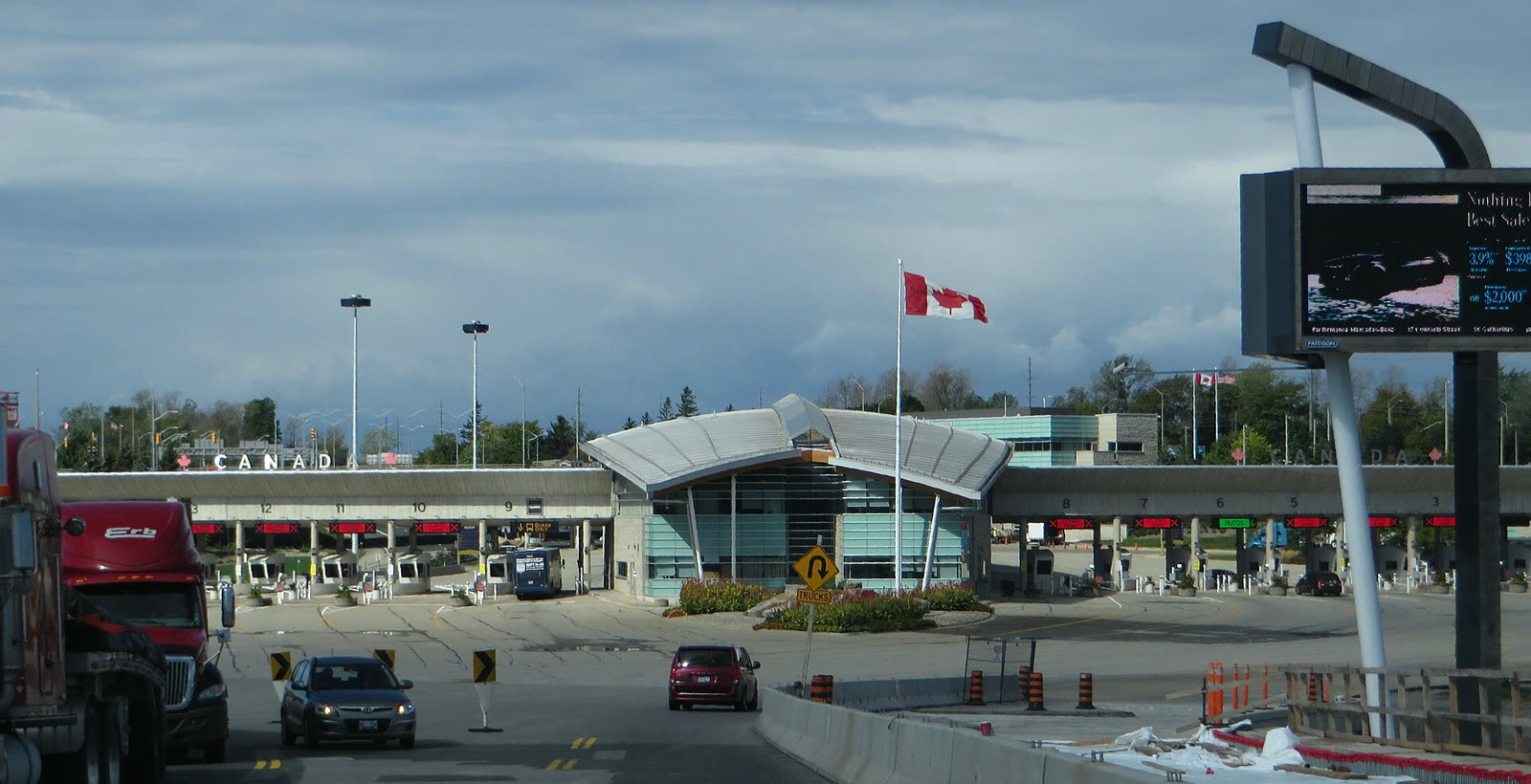 Canada-U.S. border crossing (archive)
