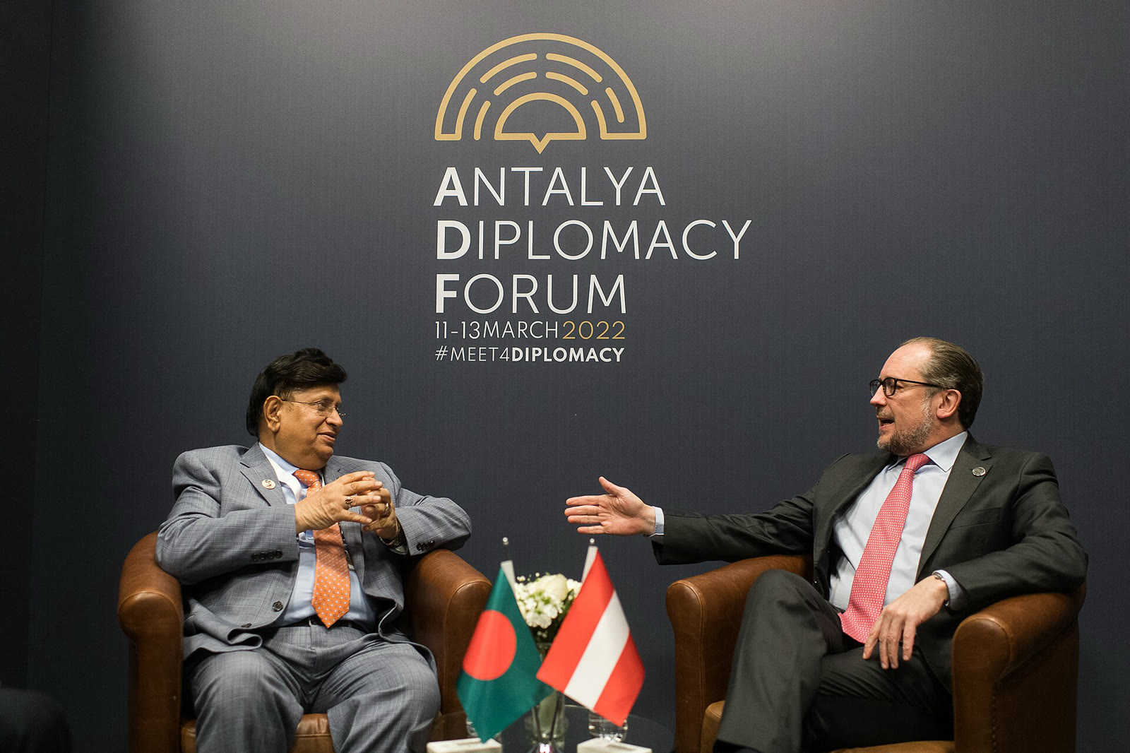 The Austrian and Bangladeshi foreign ministers at the 2022 Antalya Diplomacy Forum