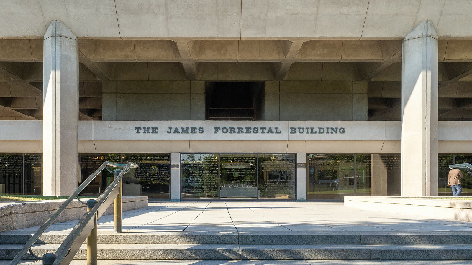 The James Forrestal Building of the U.S. Department of Energy in Washington (archive)