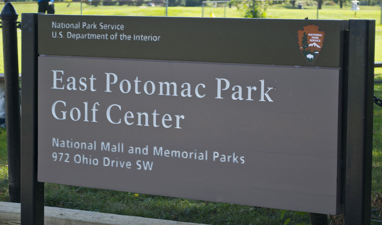 Sign at the East Potomac Park golf center (archive)