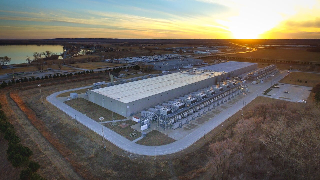 A Google data center in Council Bluffs, Iowa (archive)