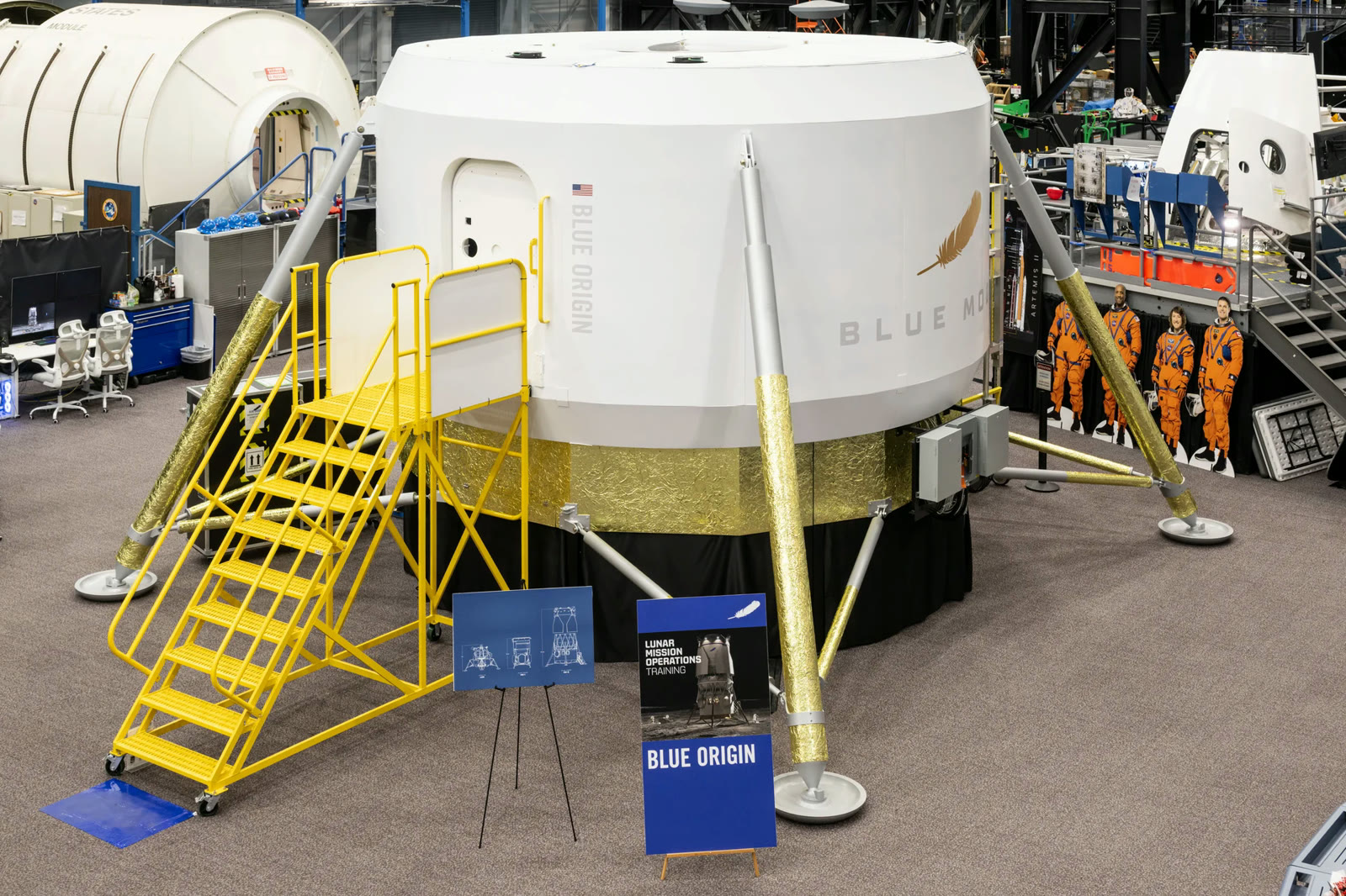 A full-size prototype of the Blue Moon Mk 2 lander for NASA’s Artemis program (May 2026)