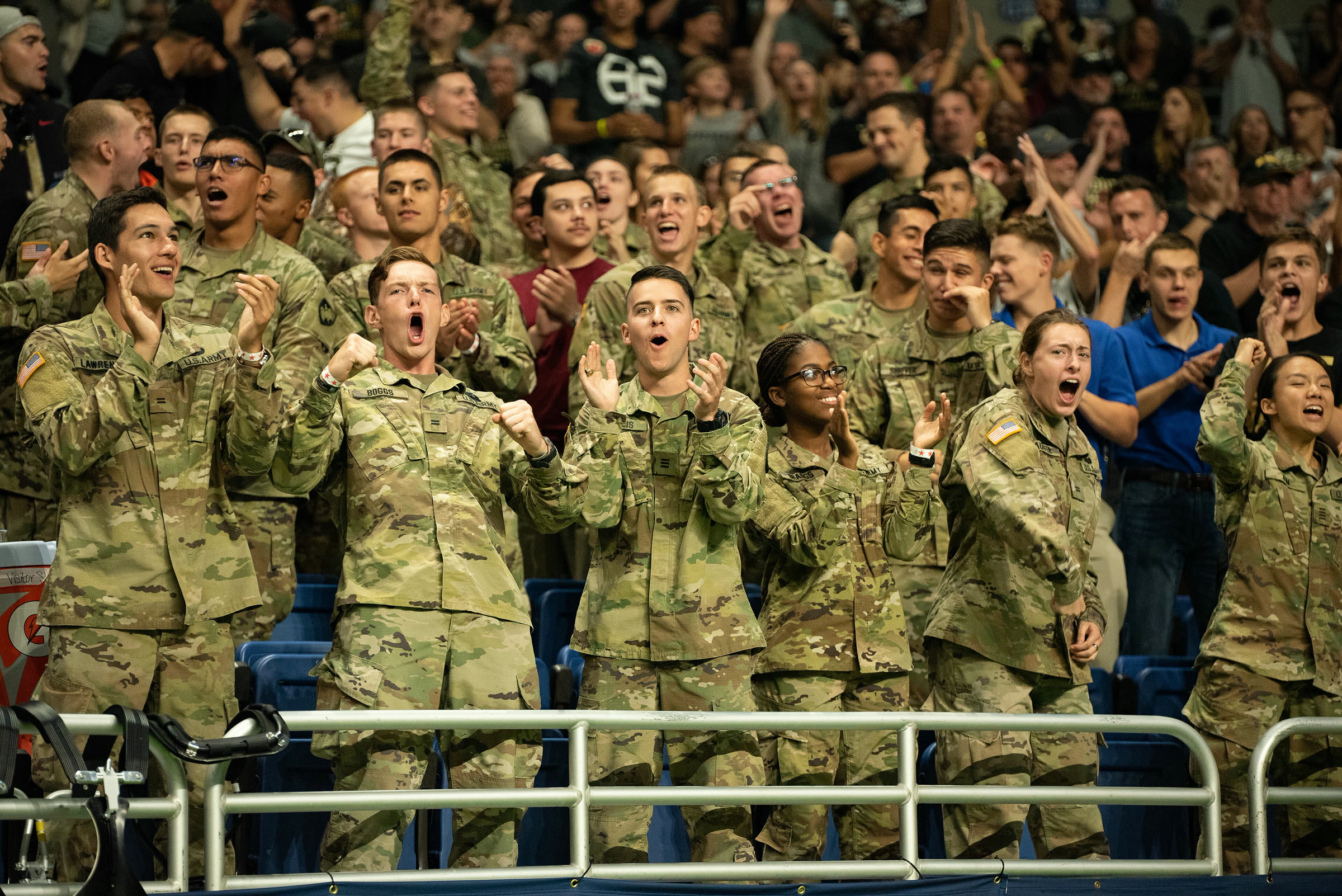 Военные на трибунах «Аламодома» во время матча Army — UTSA в 2019 году (архив)