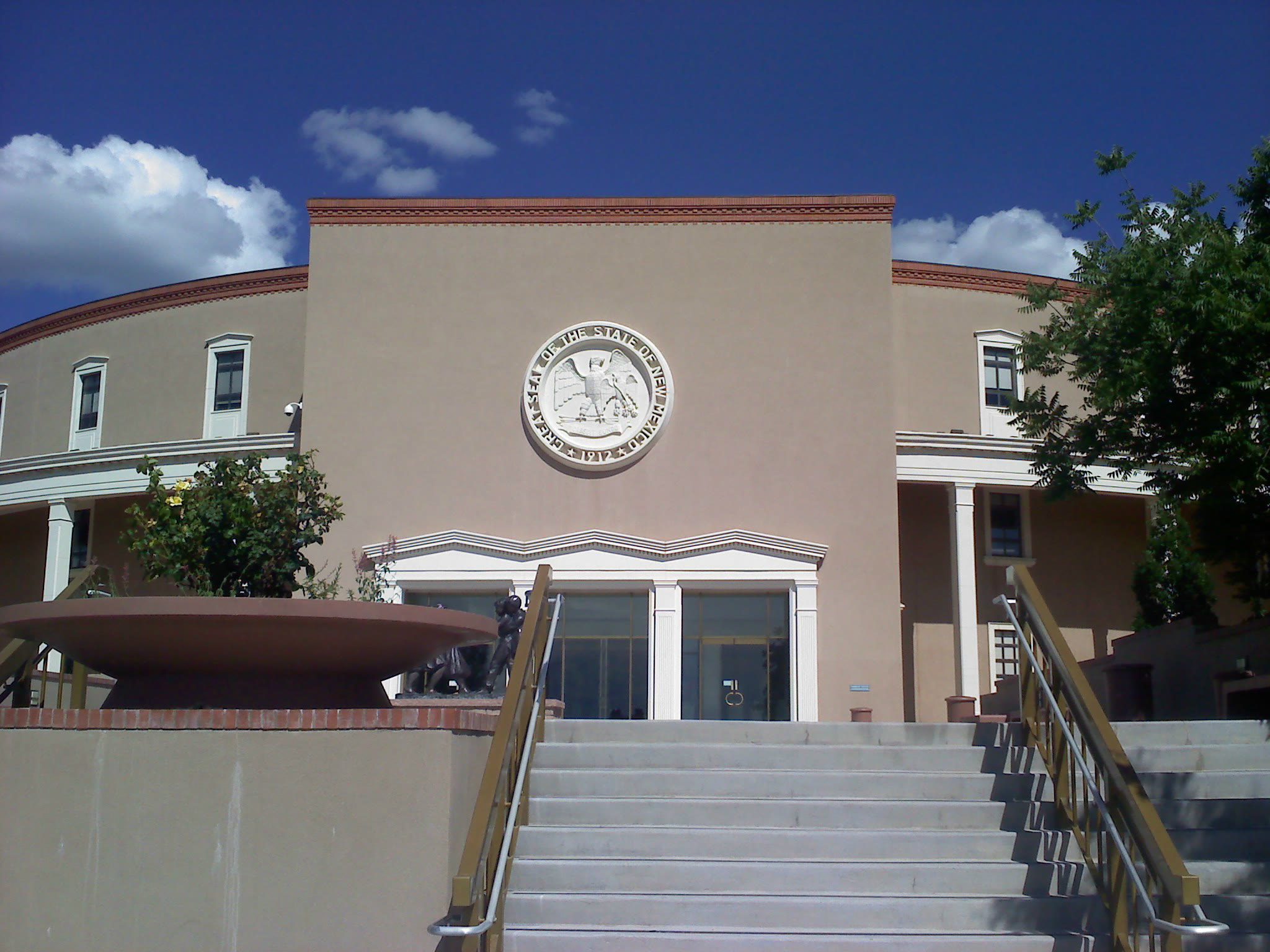 The east entrance of the New Mexico State Capitol (file photo)
