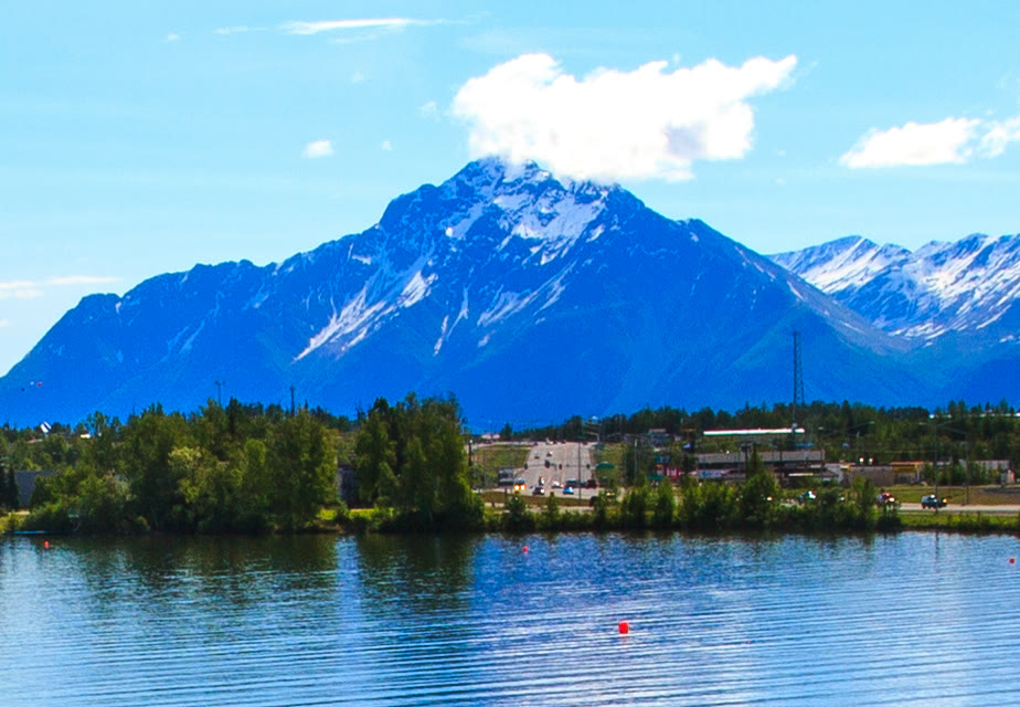 The shore of Wasilla Lake in Wasilla, Alaska (archive)