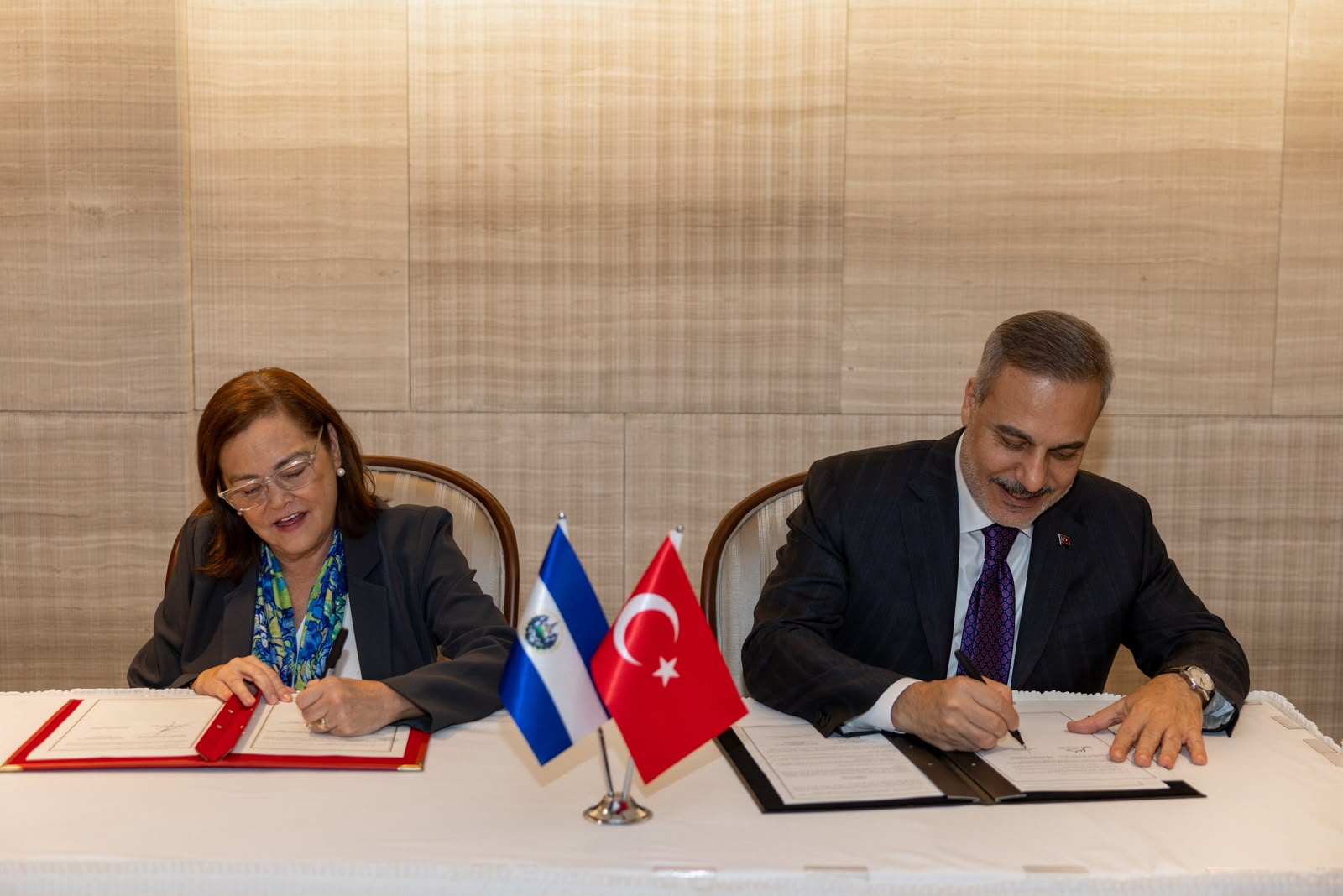 Türkiye and El Salvador sign a double taxation avoidance agreement
