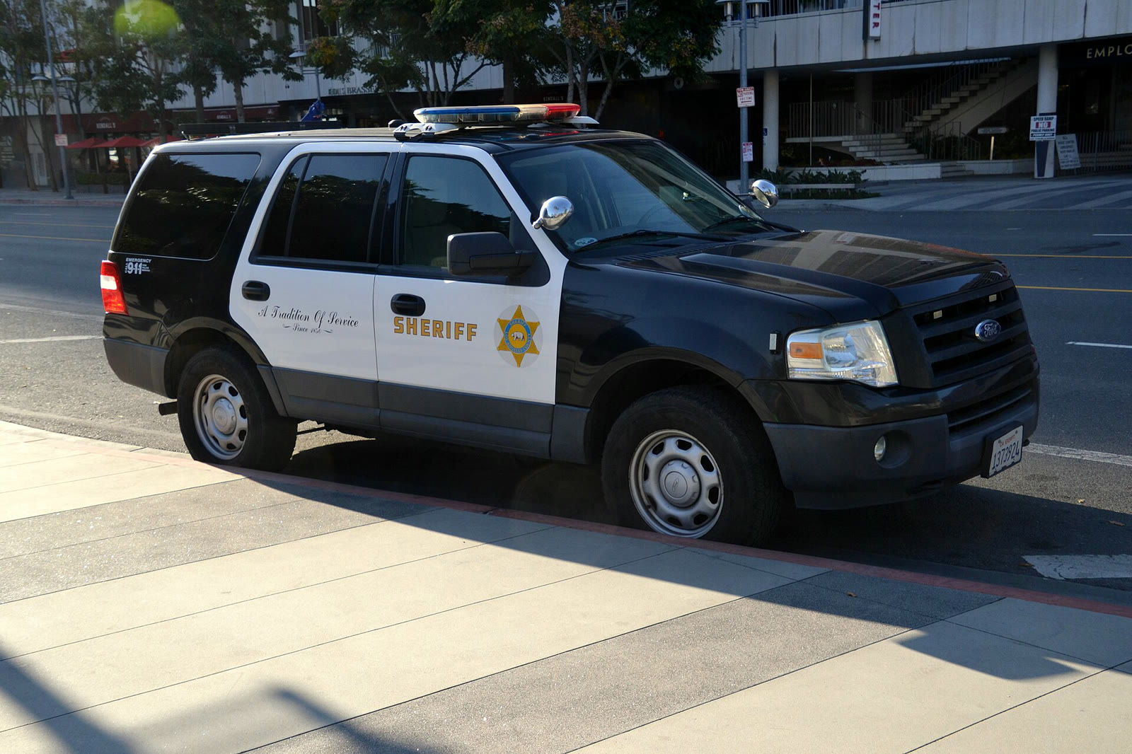 Los Angeles Sheriff's Department vehicle near Los Angeles Superior Court (archive)