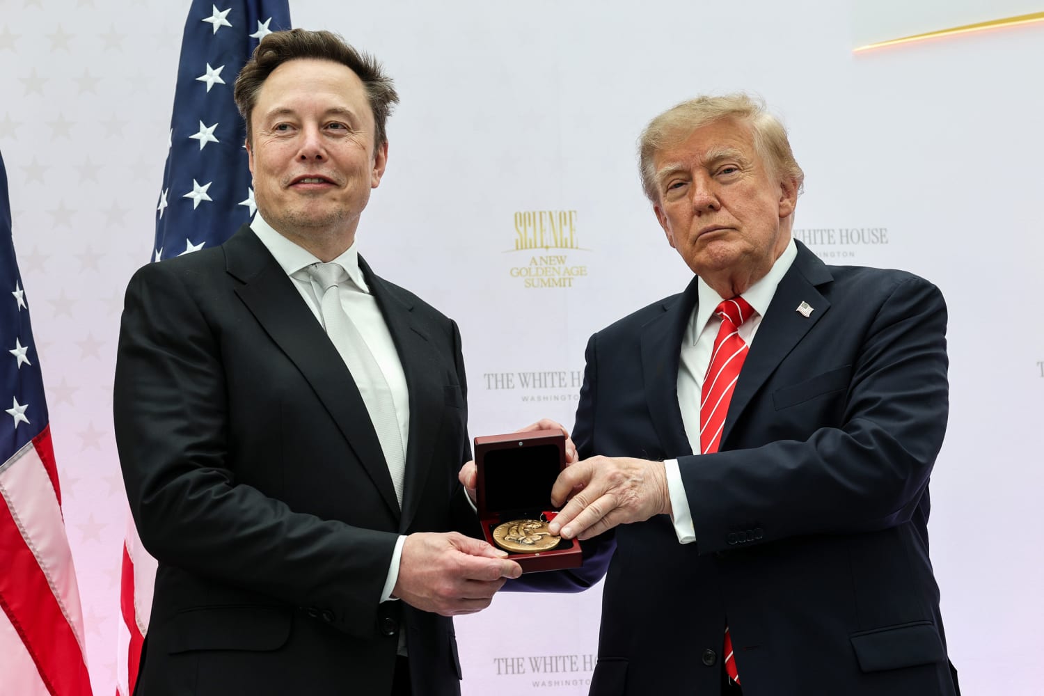 Elon Musk receives the National Medal of Science from President Trump