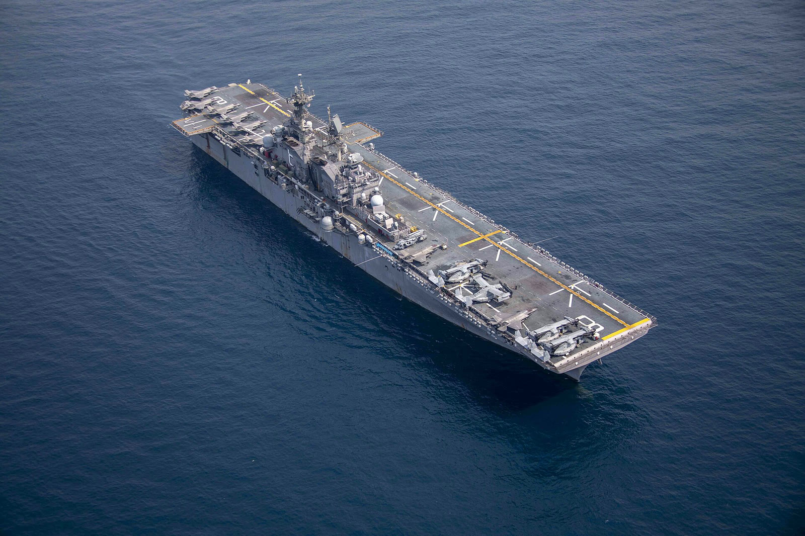 USS Makin Island (LHD-8) amfibi hücum gemisi (arşiv)