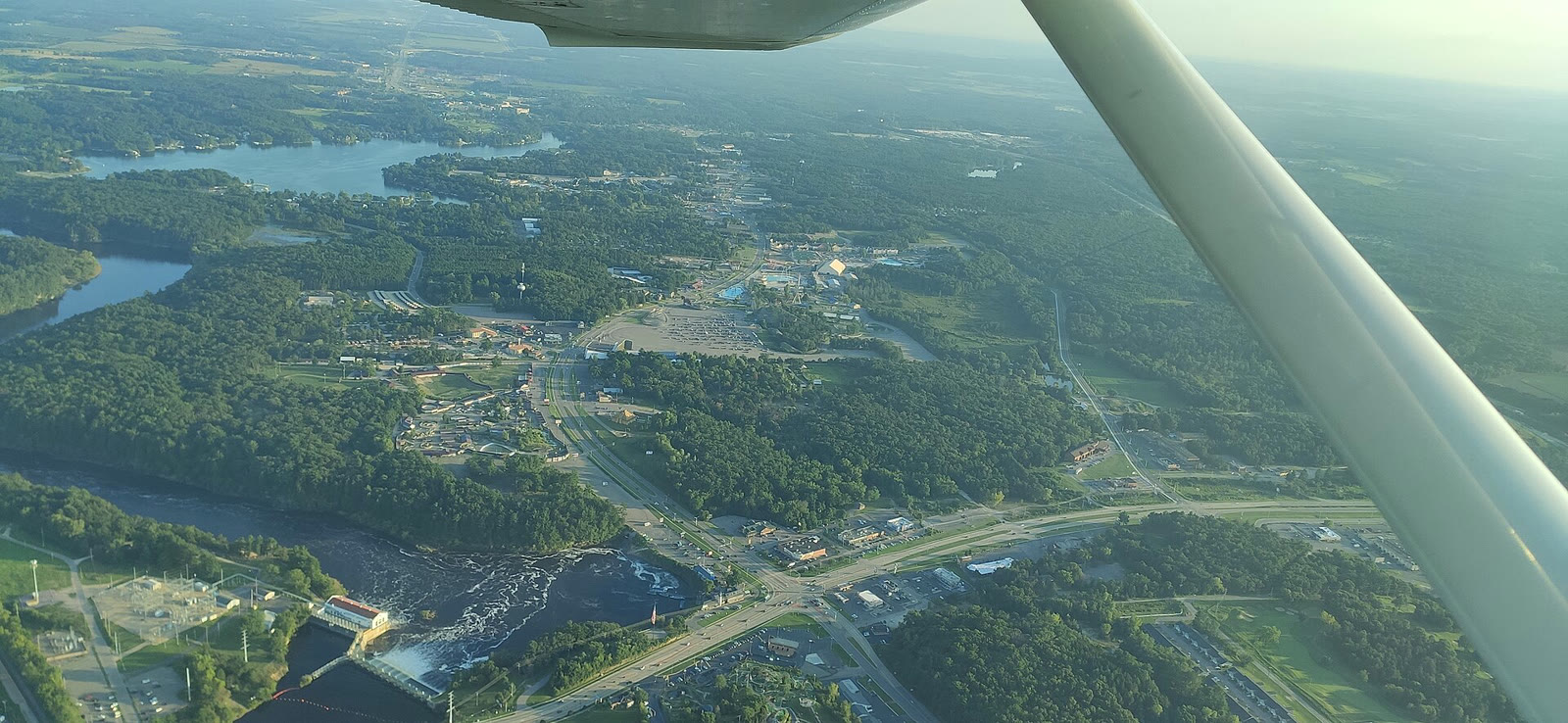 Dellona yakınlarındaki Wisconsin Dells bölgesinin havadan görünümü (arşiv)